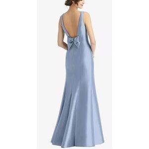 NWT Alfred Sung Sleeveless Satin Trumpet Gown Bow Open-Back Cloudy Blue, Sz 10